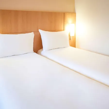 Ibis Hauptbahnhof מלון 3*