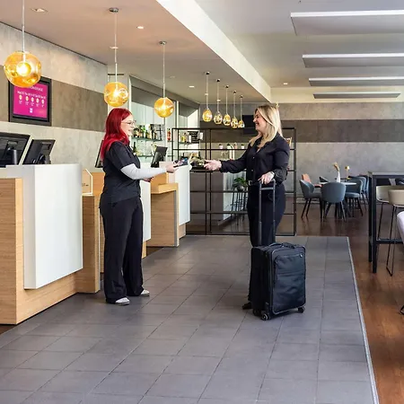 Ibis Hauptbahnhof קרלסרוהה