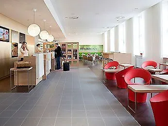 Ibis Hauptbahnhof מלון קרלסרוהה