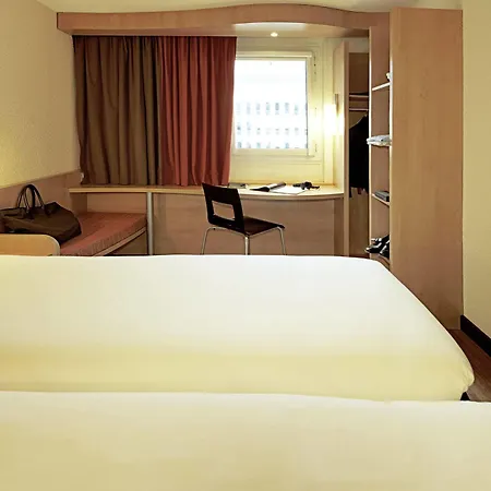 Ibis Hauptbahnhof מלון קרלסרוהה